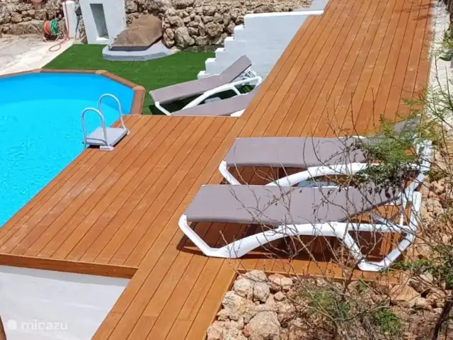 Villa Morera en España, Valencia, Albaida - villa Terraza alrededor de la piscina. Las escaleras son fijas y también una hermosa terraza para tomar el sol