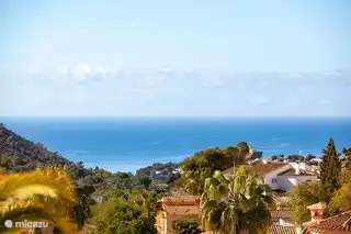 Dieser Blick von der Couch
von Ihrem Liegestuhl auf der Terrasse, aber auch vom Küchenfenster aus