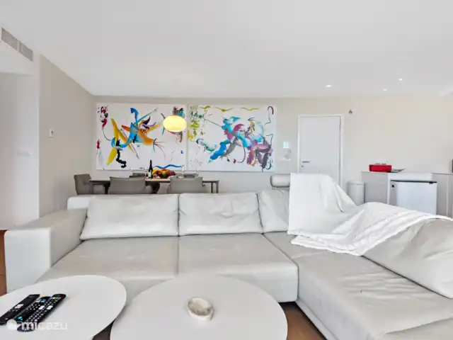 Denia Beach Penthouse huren in Spanje, Costa Blanca, Dénia - penthouse Keuken met alle apparatuur, nespresso automaat, oven, magnetron, 4 pits electrisch fornuis.