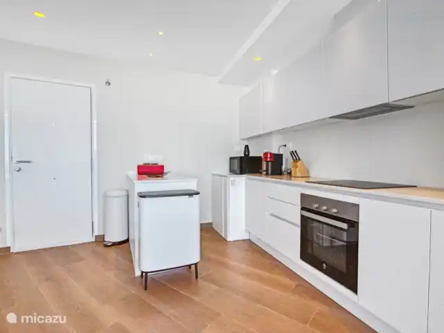 Denia Beach Penthouse huren in Spanje, Costa Blanca, Dénia - penthouse andere perspectief foto vanuit de keuken, waar alle apparatuur aanwezig is en voldoende bergruimte.