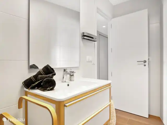 Denia Beach Penthouse huren in Spanje, Costa Blanca, Dénia - penthouse Badkamer bij masterbedroom bezien vanuit een ander perspectief.