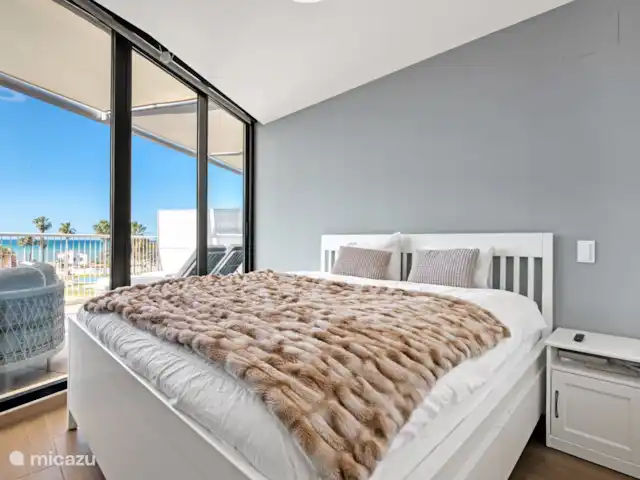 Denia Beach Penthouse huren in Spanje, Costa Blanca, Dénia - penthouse Dit is de middelste slaapkamer. Het twee persoonsbed zal overigens naar de master bedroom worden verplaatst en op deze slaapkamer komen twee een persoons bedden.