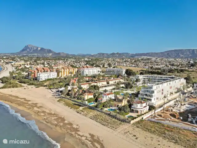 Denia Beach Penthouse huren in Spanje, Costa Blanca, Dénia - penthouse mooi zicht op het appartementen complex.