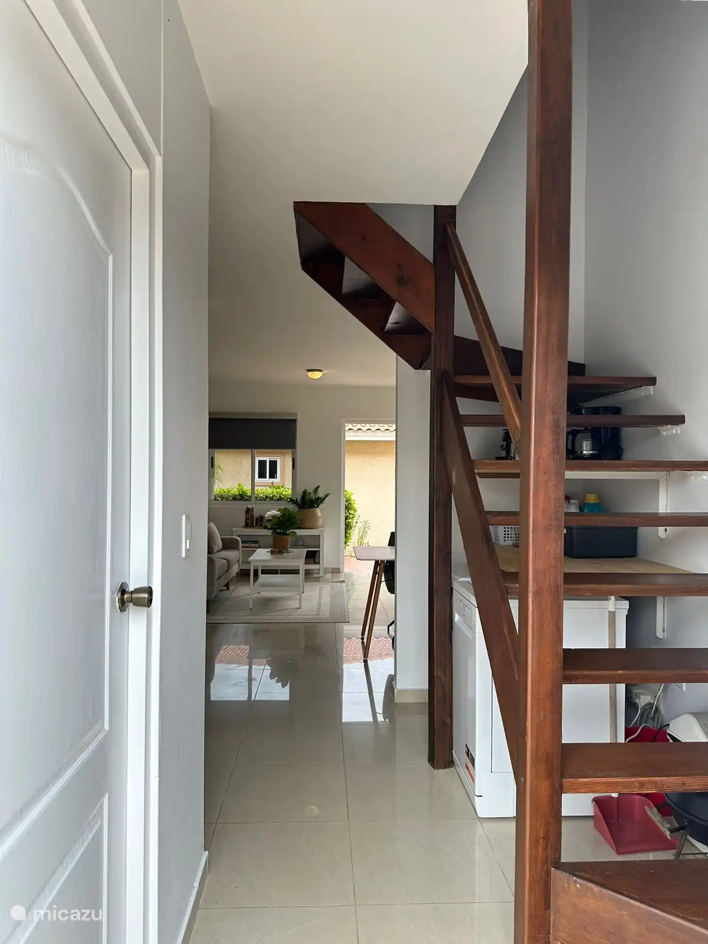 Télévision et coin salon