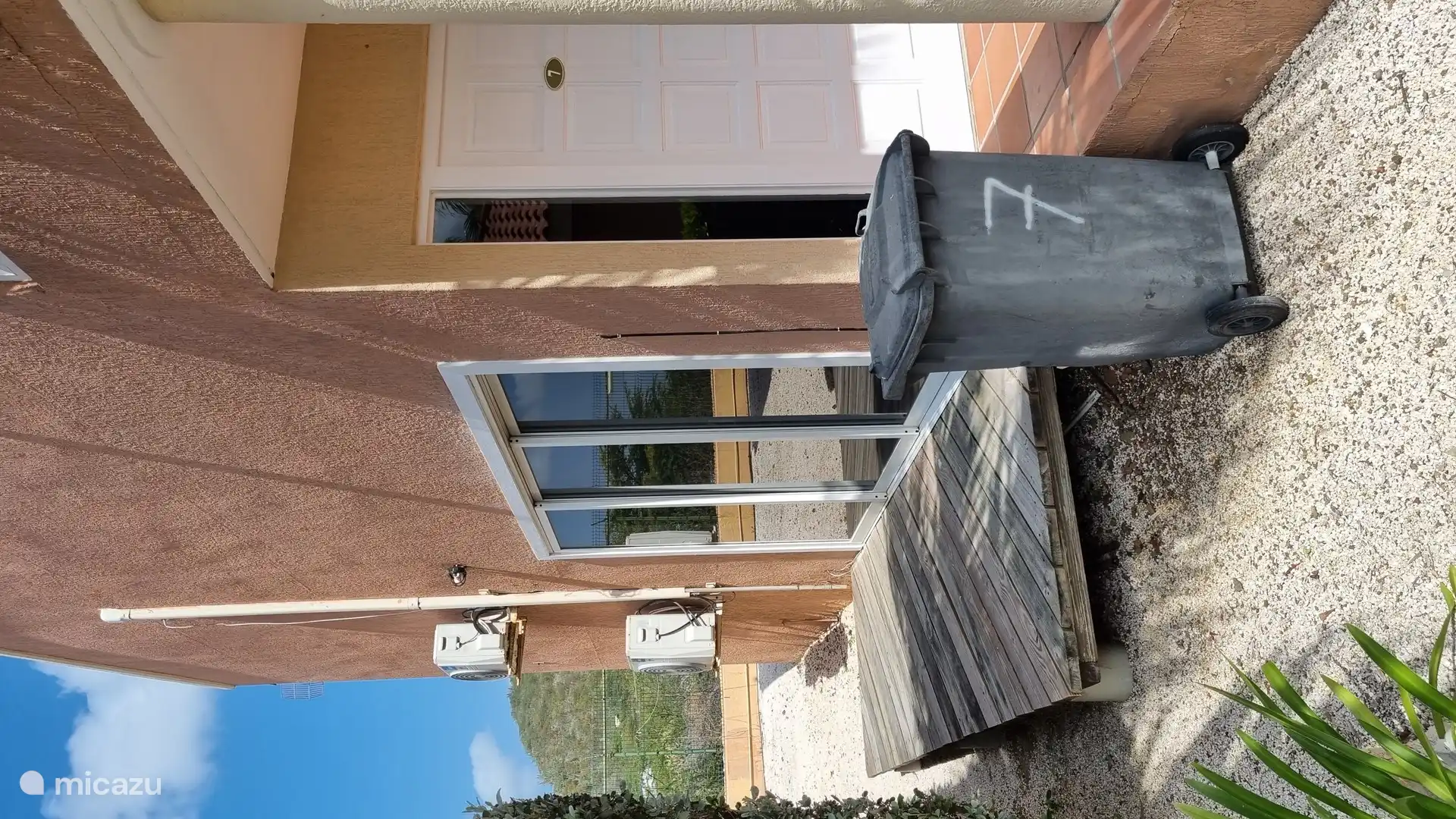 Terrasse et portes coulissantes