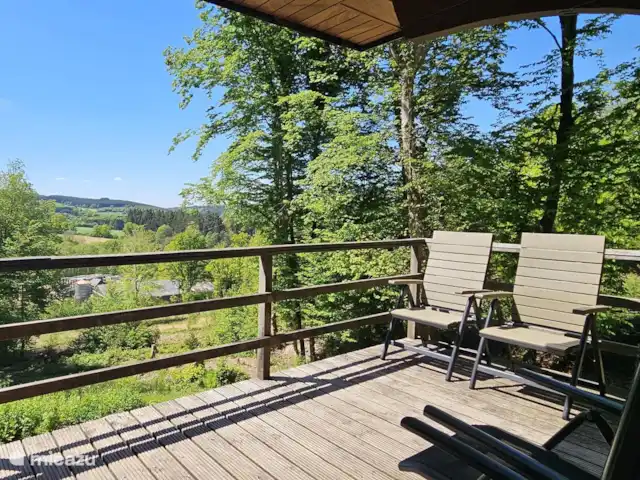 Chalet en bois des Ardennes vue WIFI | Belgique, Ardennes, Manhay - chalet Terrasse spacieuse avec vue