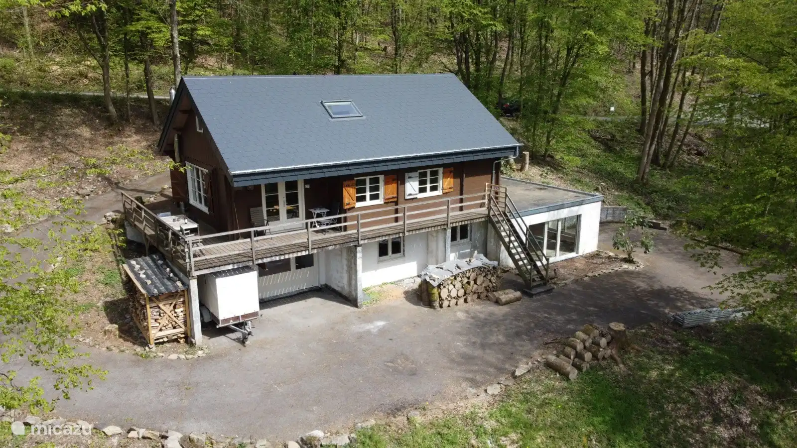 Drohnenfoto aus dem Garten des Chalets 