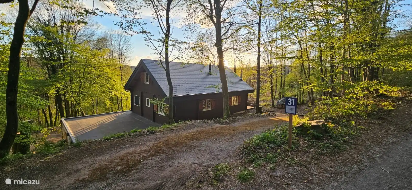 Ardennes Holzchalet mit Blick auf das WLAN in Belgien, Ardennen, Manhay - chalet