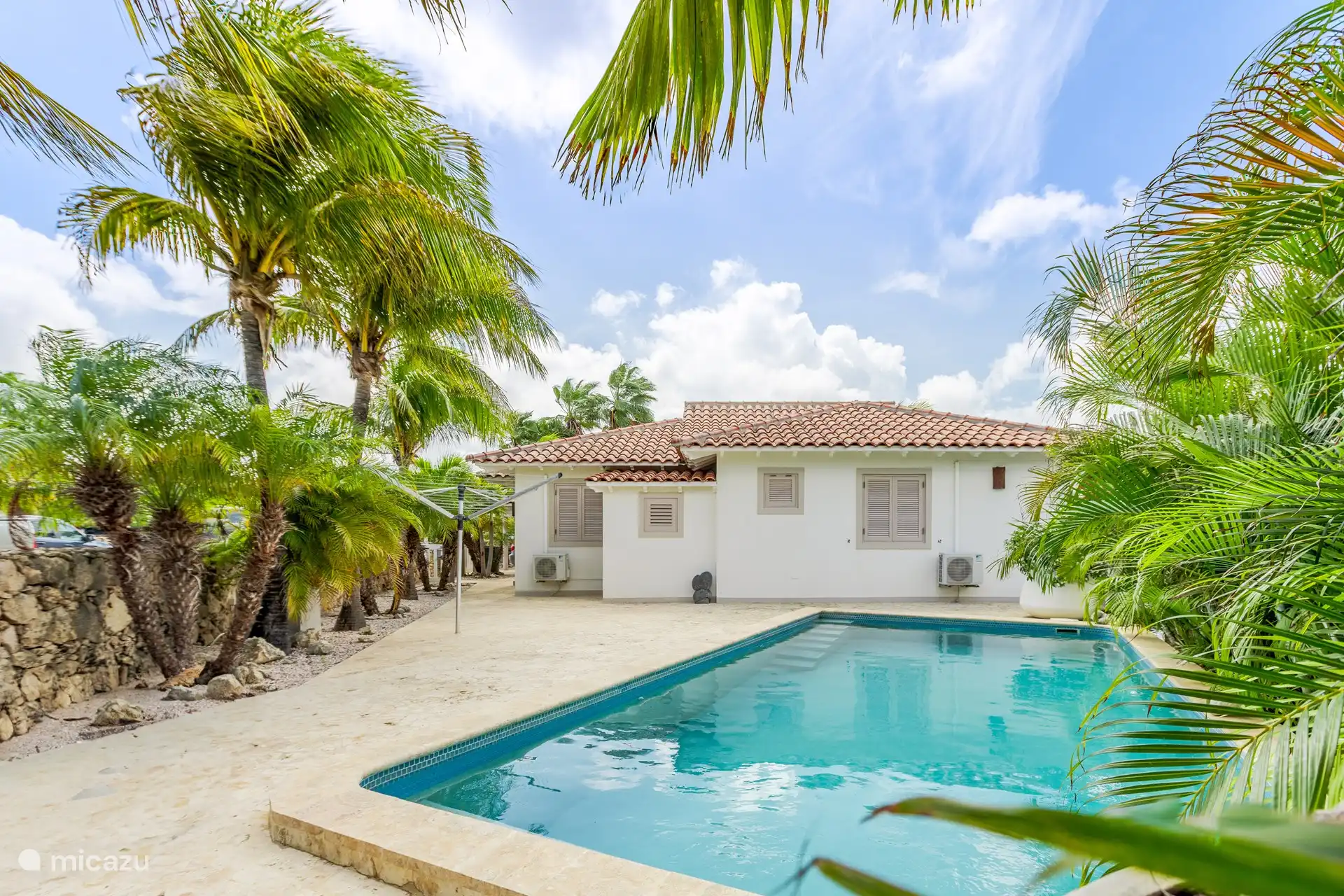 Uitzicht op het zwembad