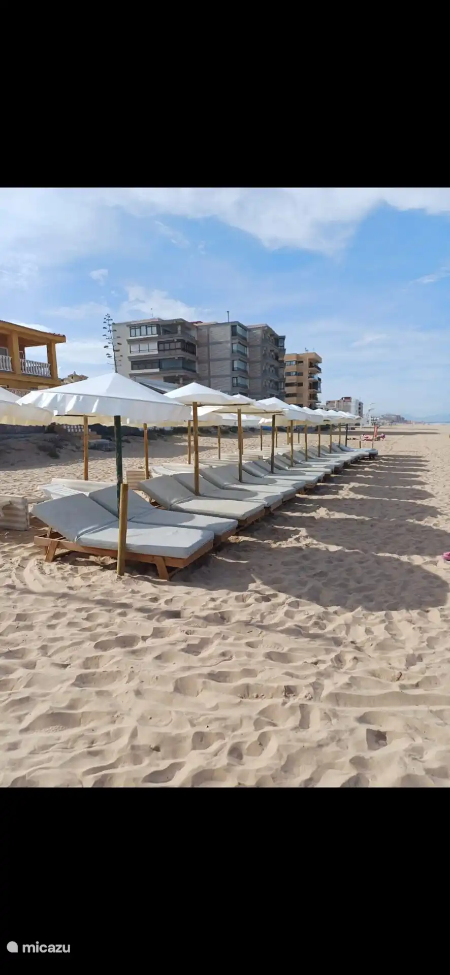 La playa está a poca distancia.