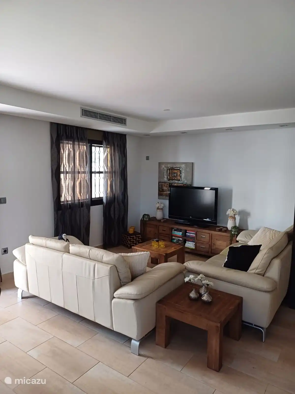 Amplia sala de estar 