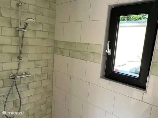 De Vrije Vogel huren in Nederland, Gelderland, Voorthuizen - chalet Douche