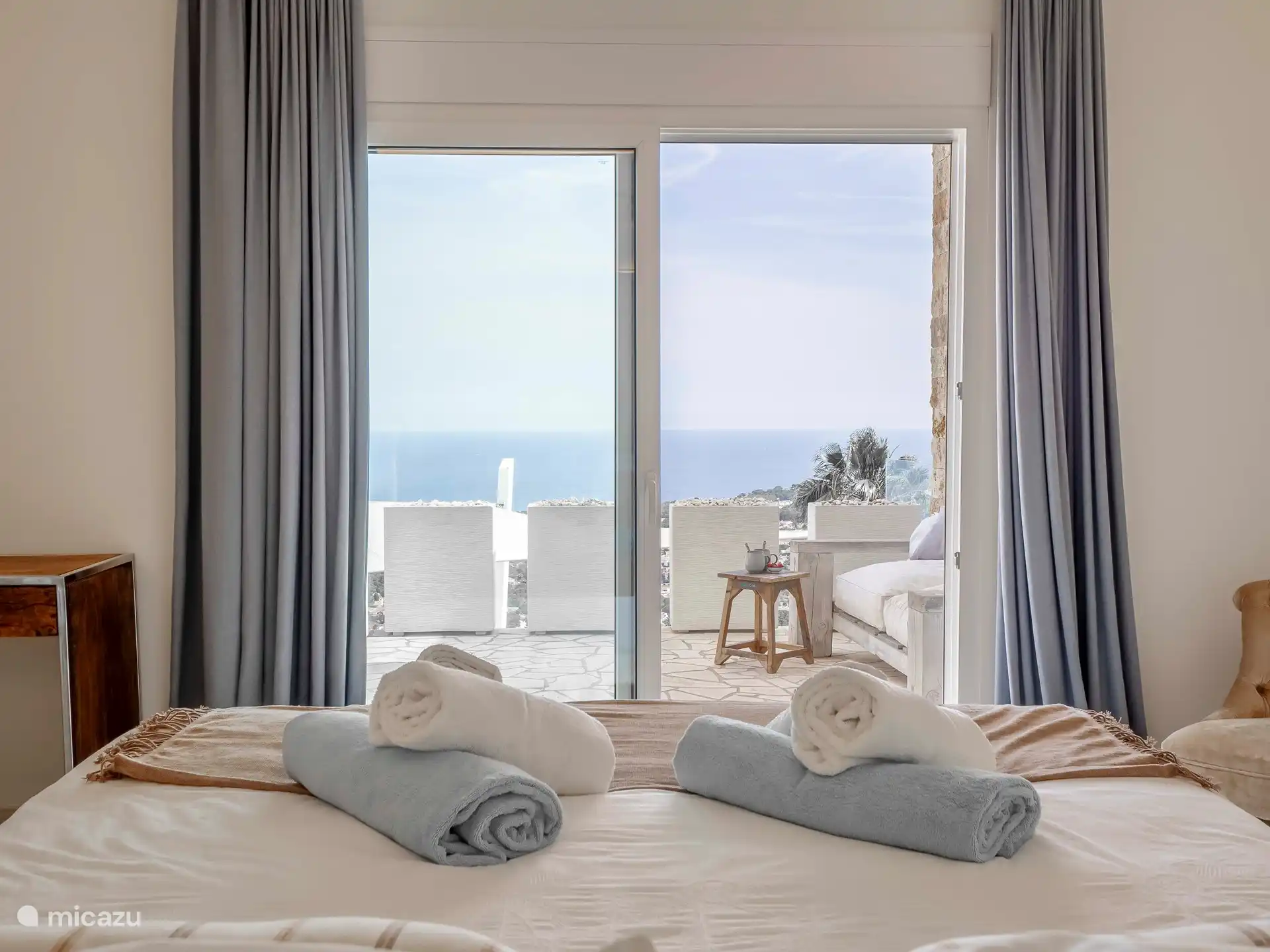 Villa Limonero - Stijlvolle suite met eigen badkamer.