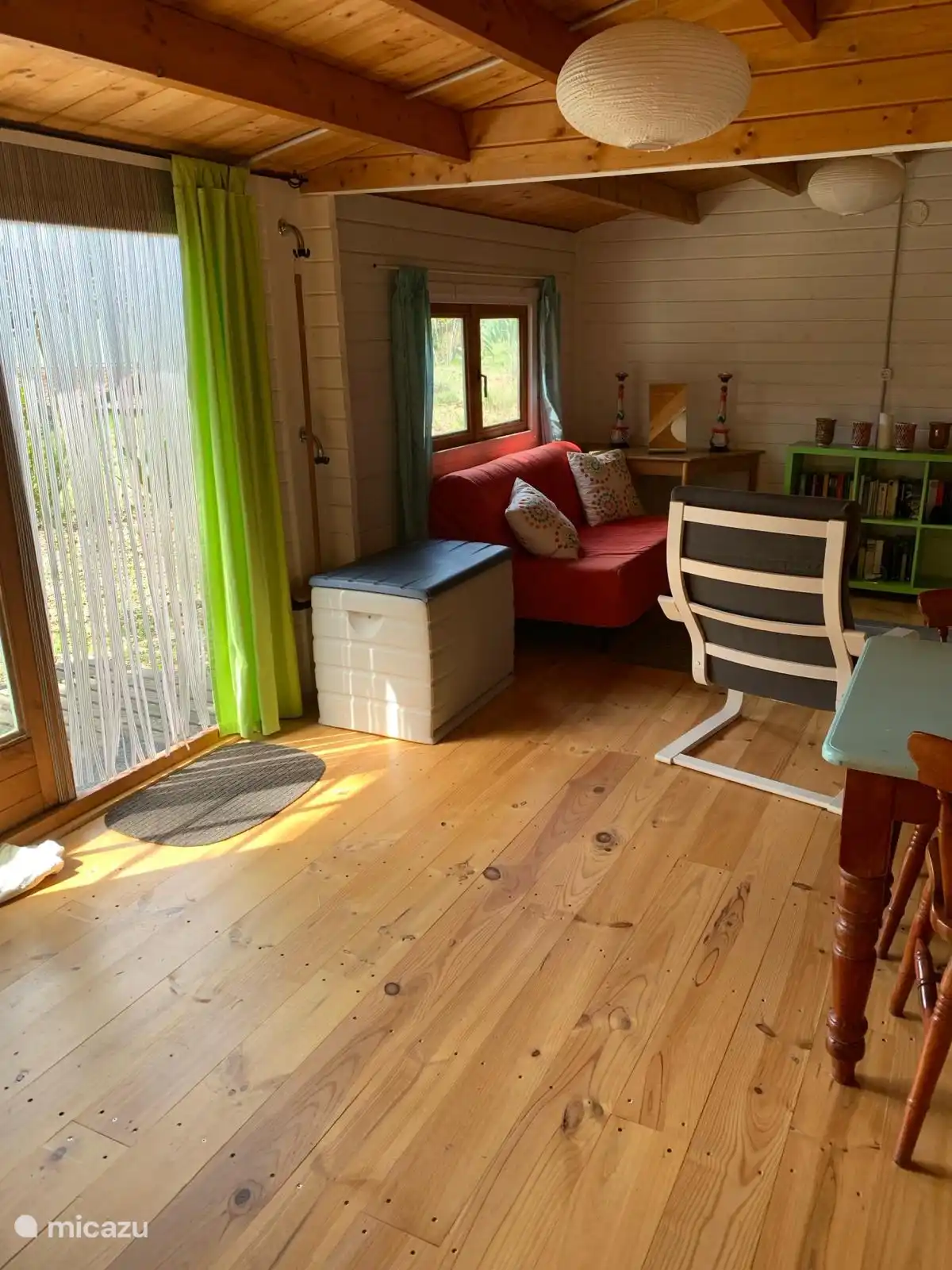 Wohnbereich mit (Schlaf-)Sofa