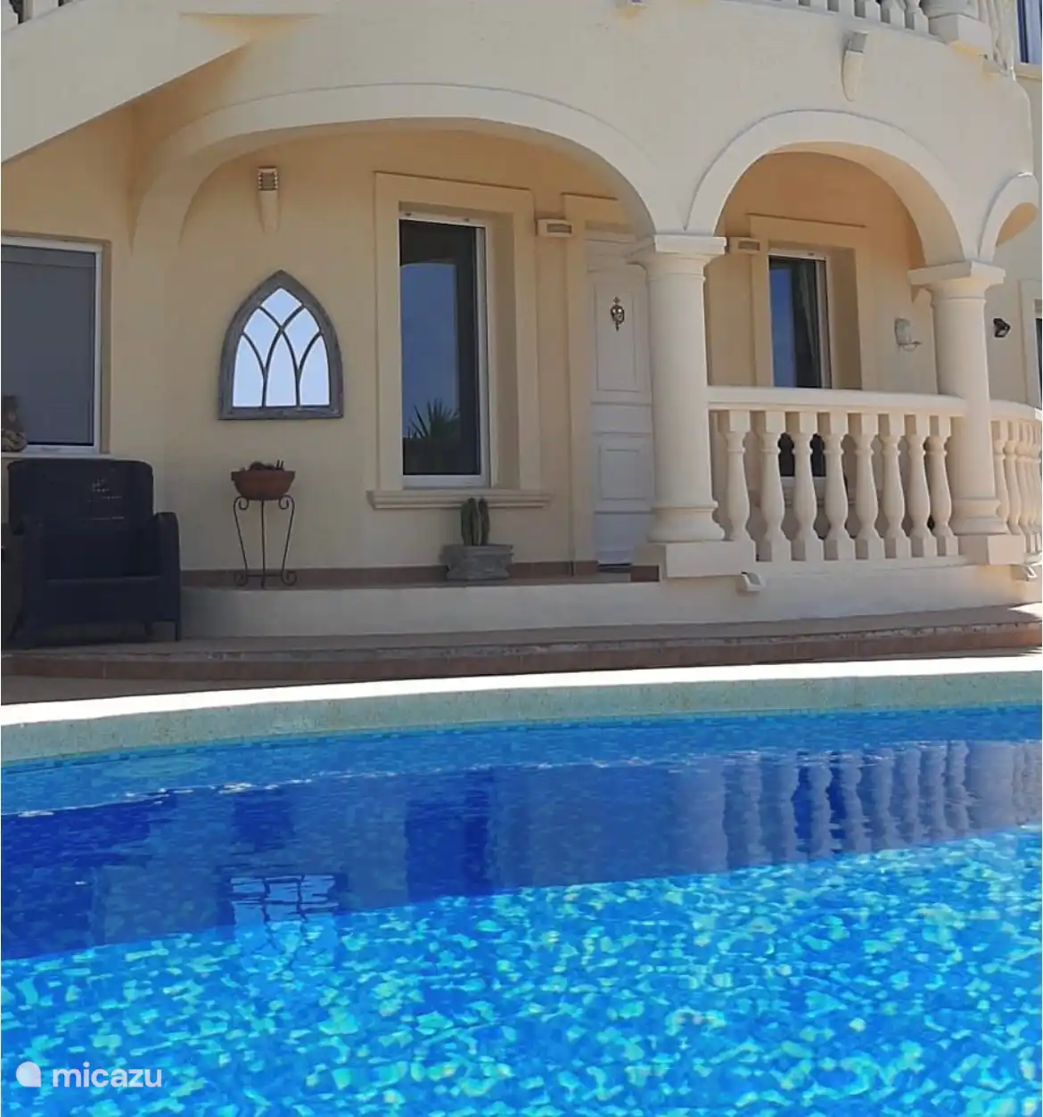 Eingang zur Terrasse und Poolwohnung