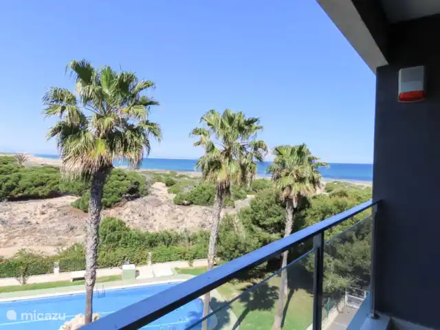 Location de Vacances Espagne, Costa Blanca, La Mata, appartement - Appartement de plage ZZ Plage de Pinada Vue depuis le balcon avec rideaux de verre