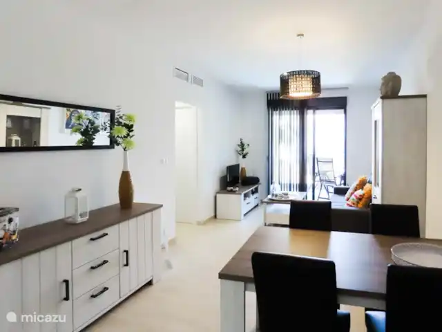 Location de Vacances Espagne, Costa Blanca, La Mata, appartement - Appartement de plage ZZ Plage de Pinada Salon et salle à manger très joliment meublés