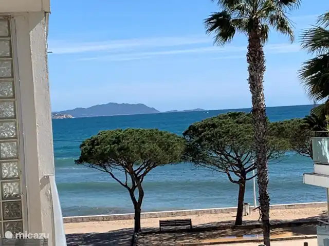 apartamento en Francia, Provenza-Alpes-Costa Azul, La Ciotat – Le Méditerranée, apartamento junto al mar Vista al mar desde el balcón.