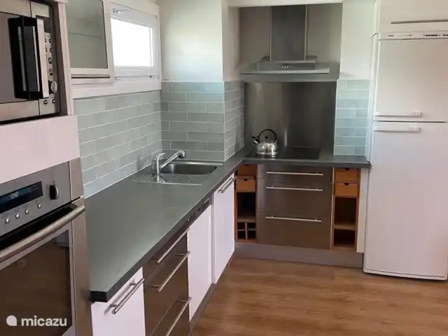 apartamento en Francia, Provenza-Alpes-Costa Azul, La Ciotat – Le Méditerranée, apartamento junto al mar ¡Cocina totalmente equipada!