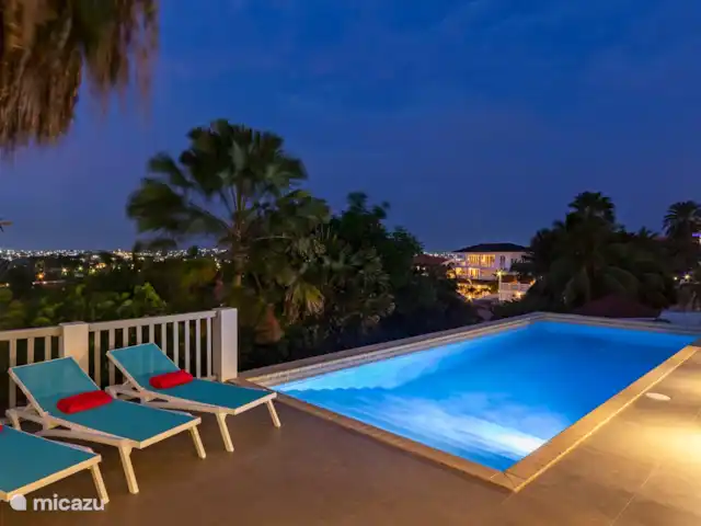 Villa Thalassa Vista Royal en Curazao, Banda Arriba (este), Jan Thiel - villa piscina por la noche