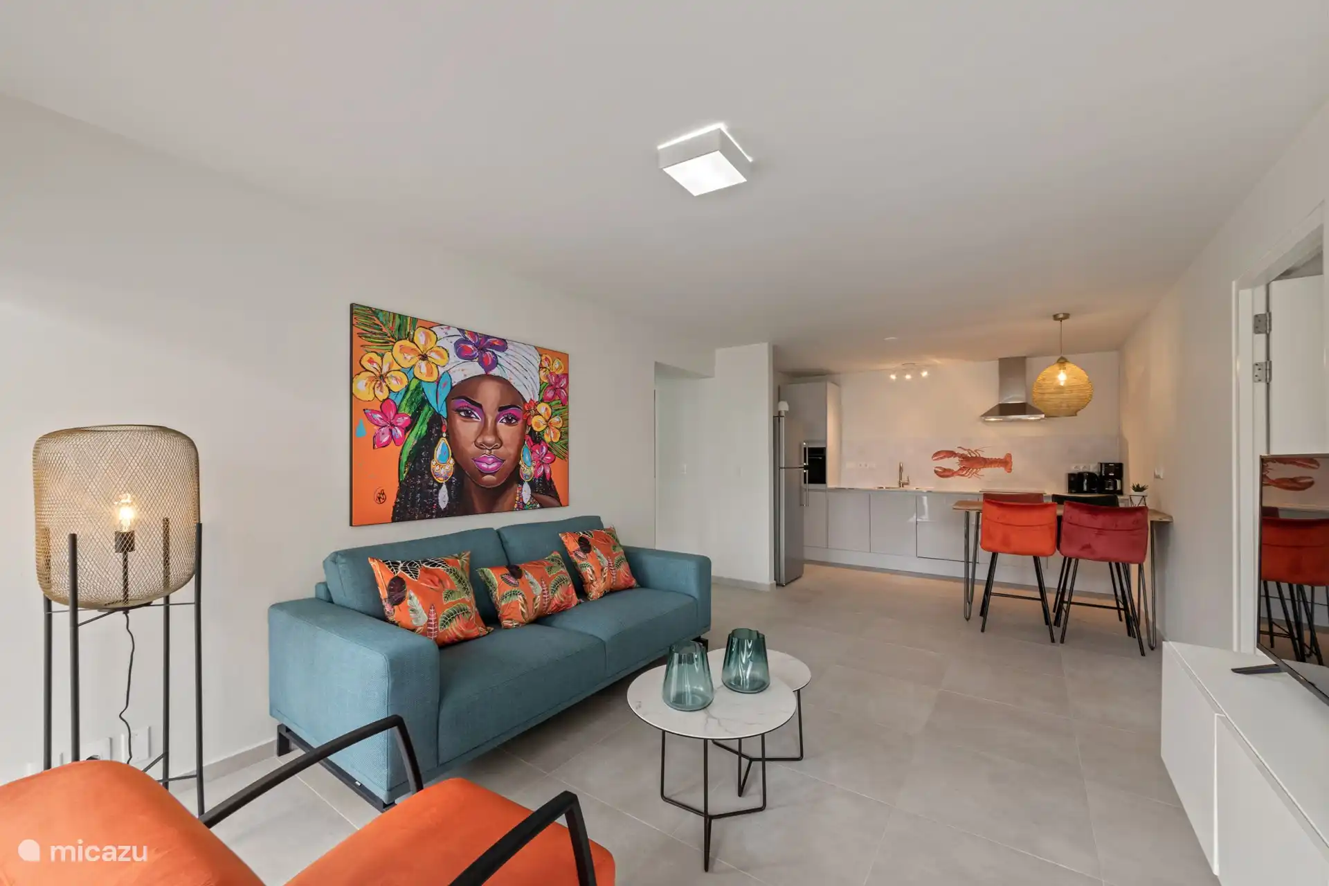 Wohnzimmer und Küche in der Wohnung