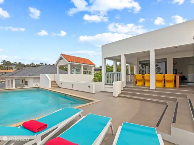 Villa Thalassa Vista Royal en Curazao, Banda Arriba (este), Jan Thiel - villa Descansando junto a la piscina