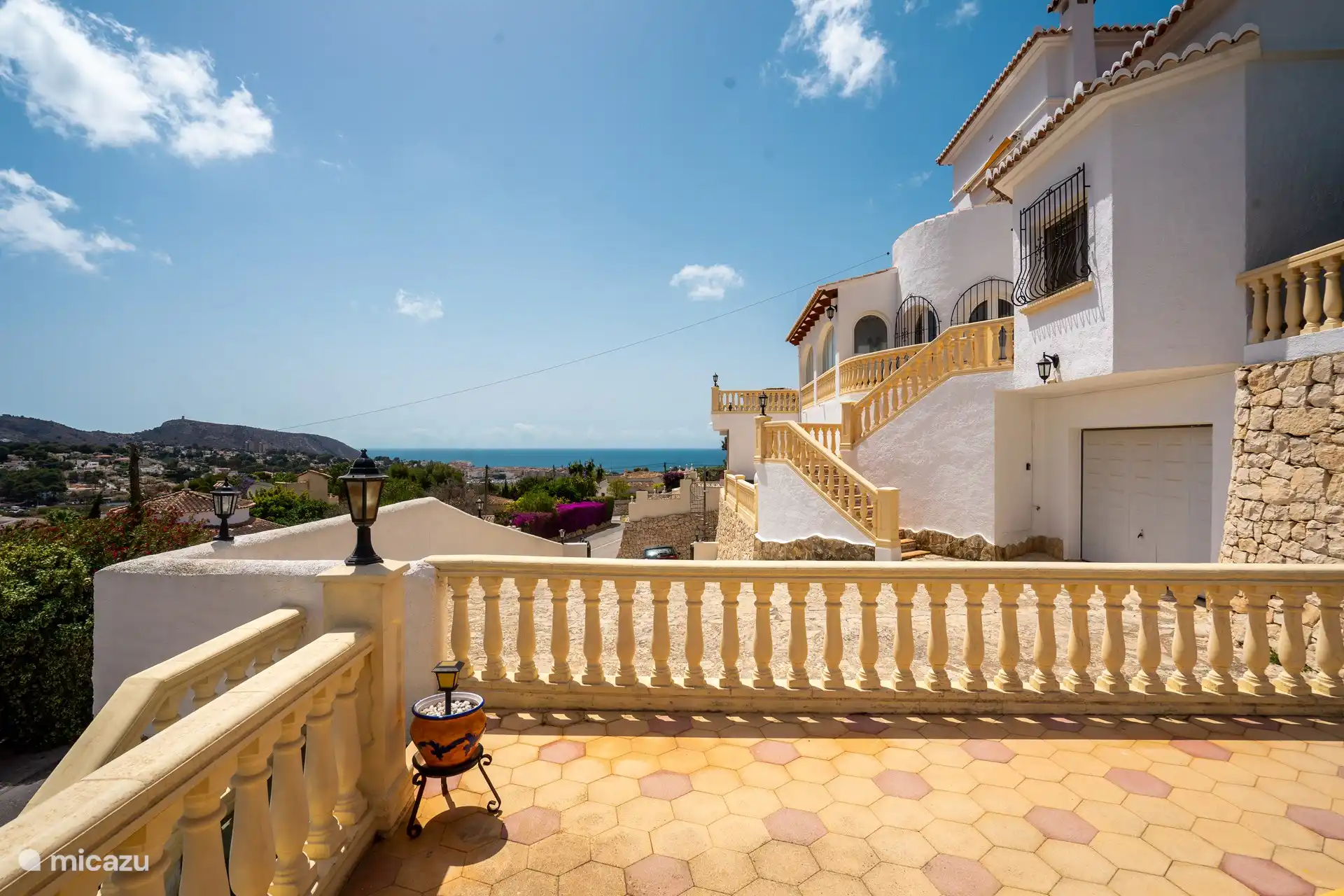 Terrasse avec vue sur la mer 