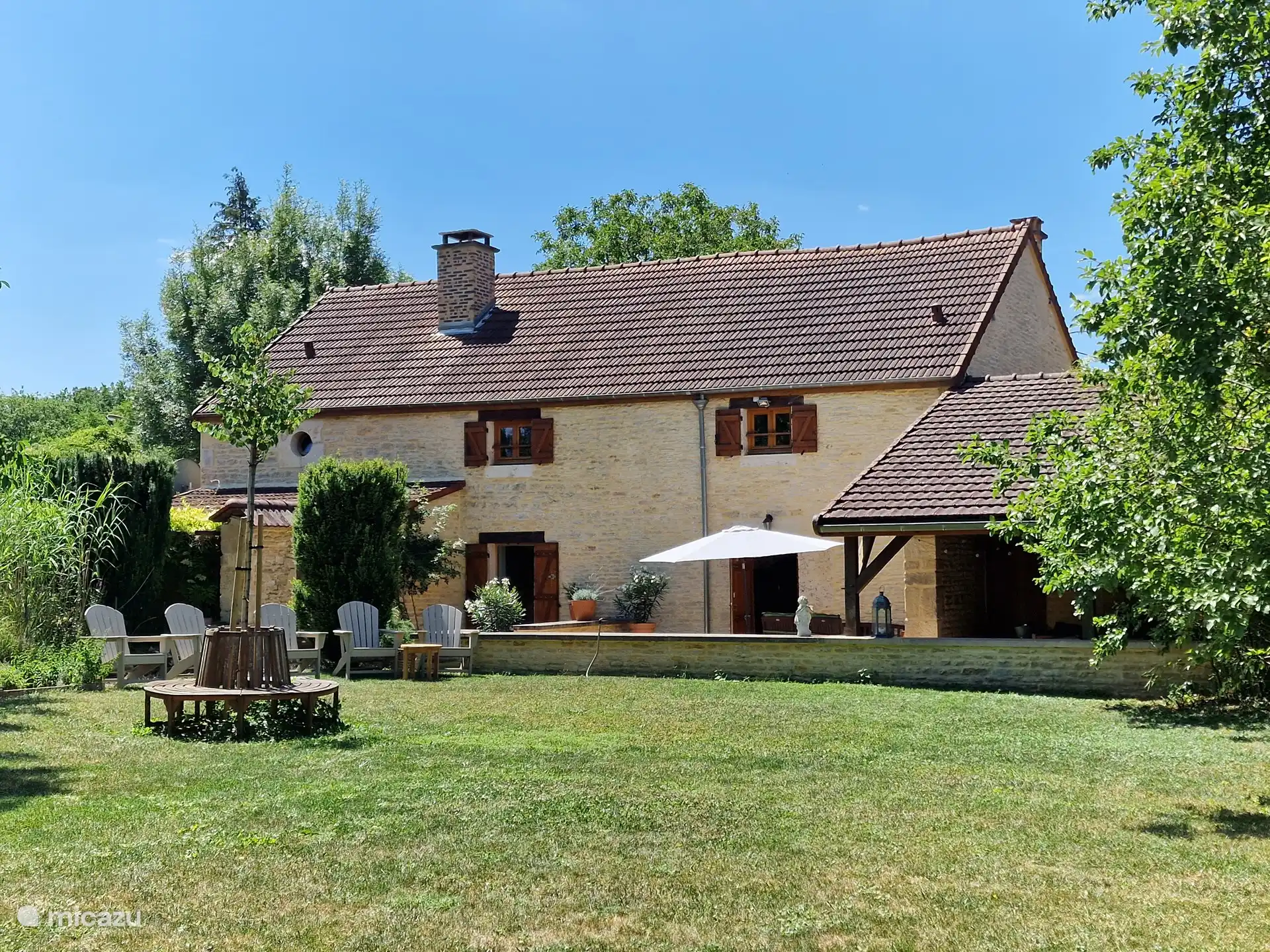 Maison sur Roche in Frankreich, Côte-d'Or, Layer-sur-Roche - Ferienhaus