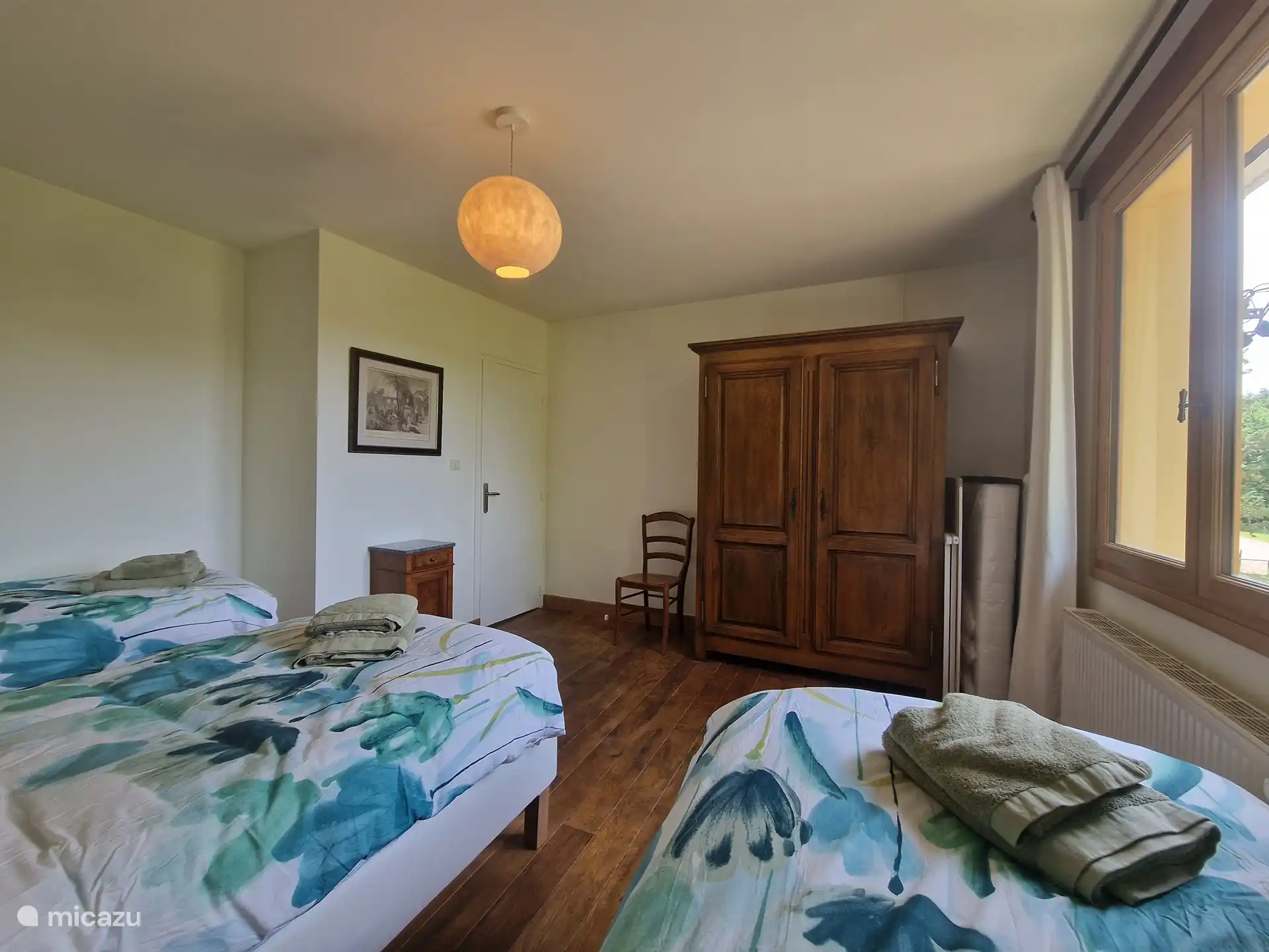 L'Hiver verfügt auch über ein baubares (und daher bewegliches) Kinderbett. Plus Bettgitter. Treppenschutzgitter vorhanden.