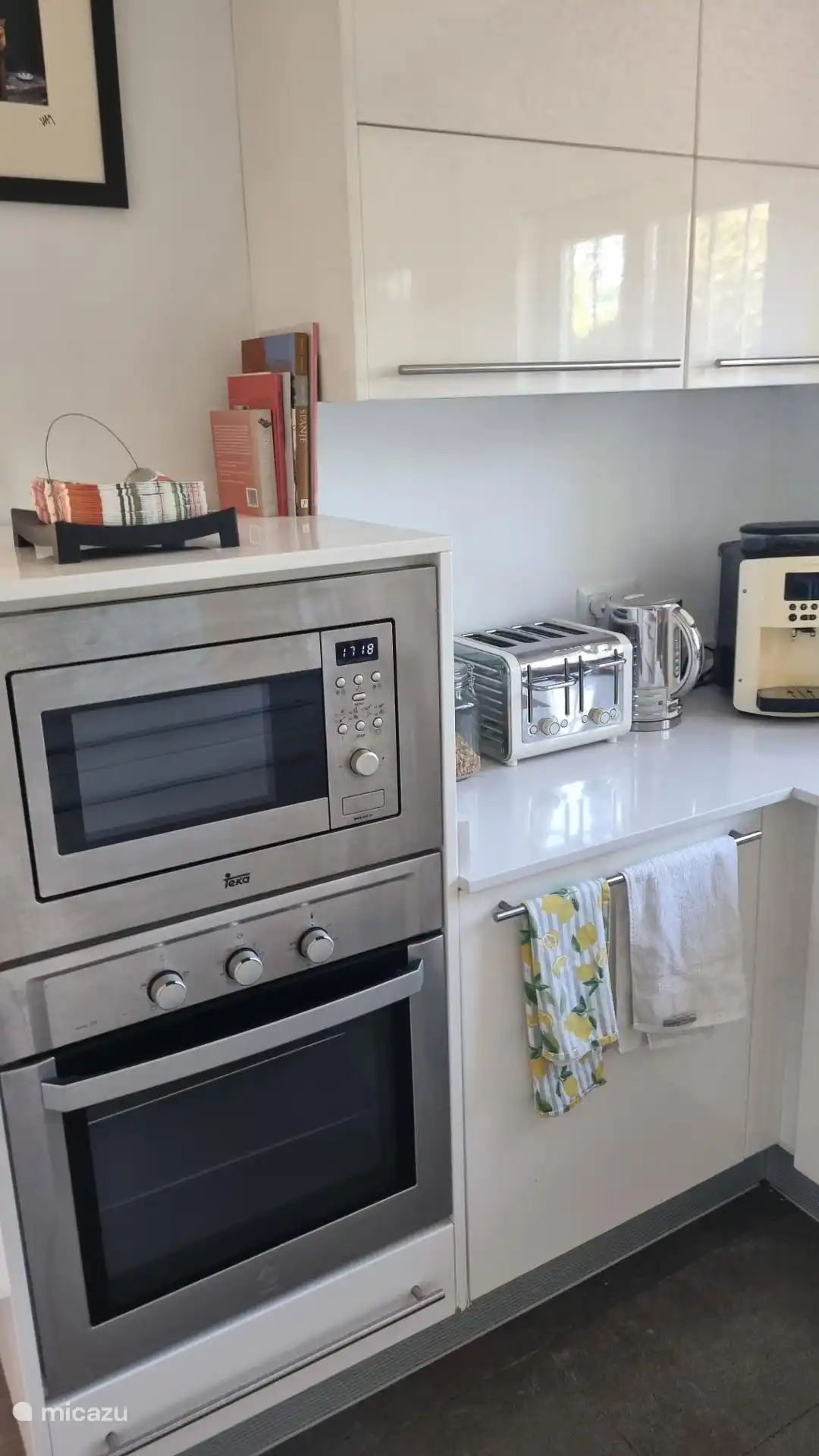 Cocina con horno y microondas
