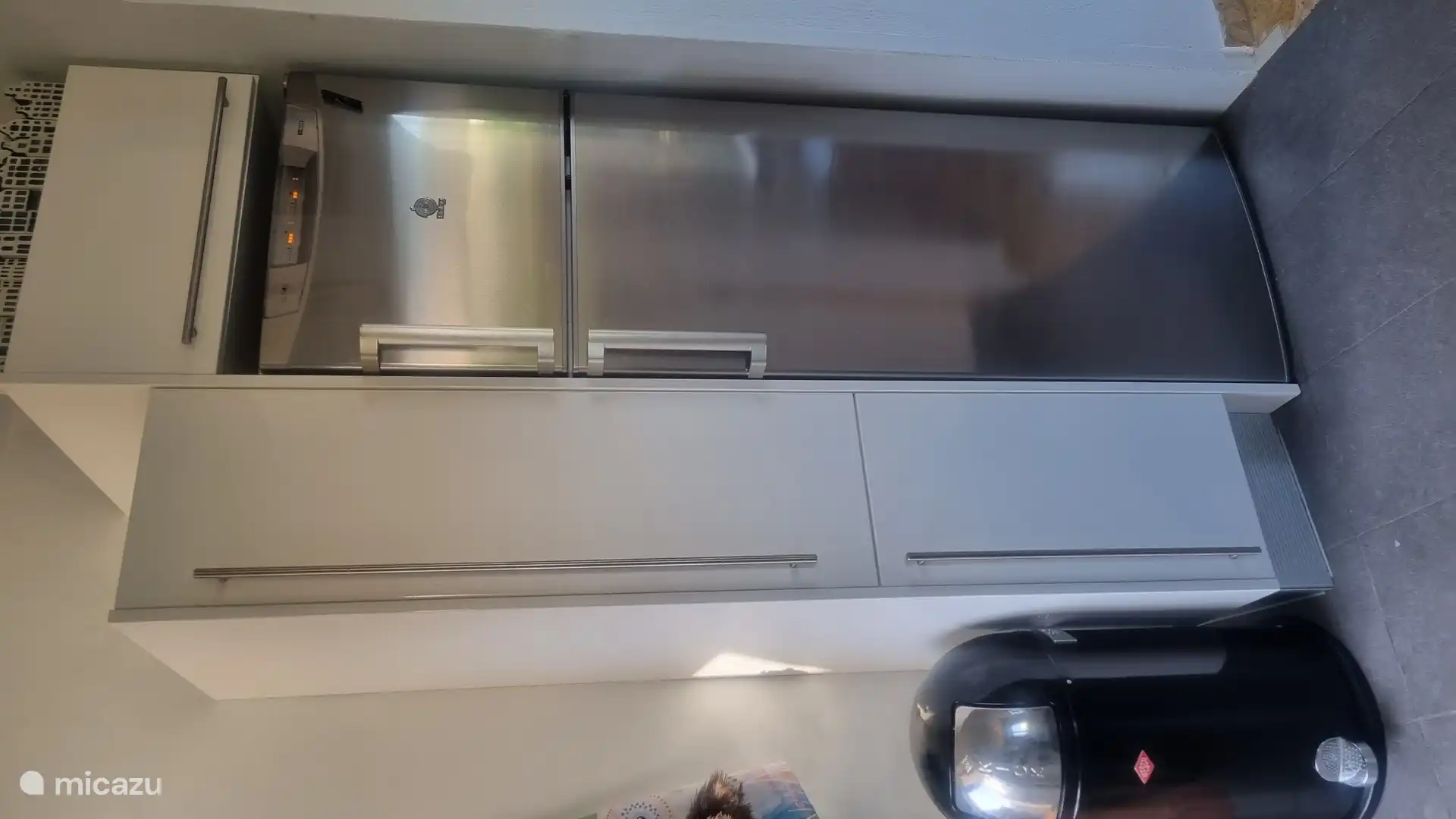 Küche: Kühlschrank mit Gefrierfach