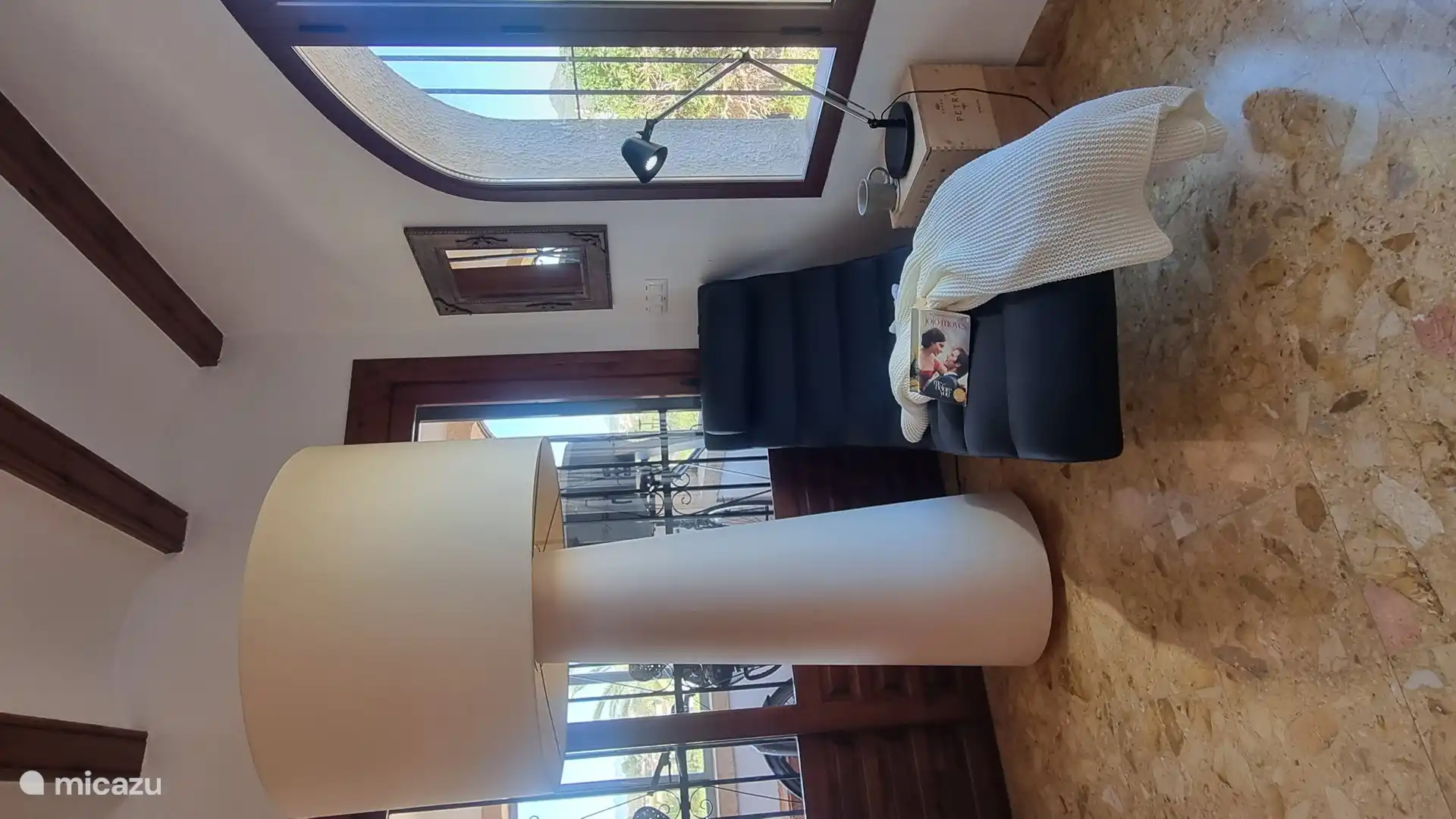 Eine schöne Ecke, um sich mit einem Buch zurückzuziehen