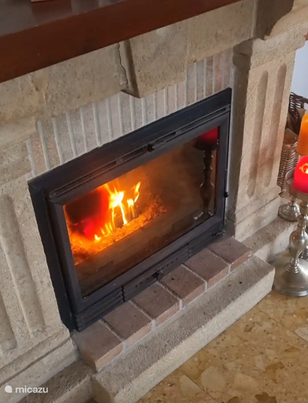 Ein Kamin ist in den kälteren Monaten wirklich schön!