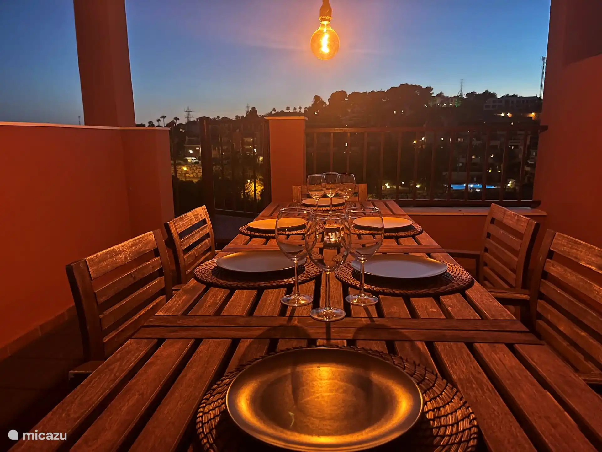 Profitez d’un dîner confortable sur le toit-terrasse