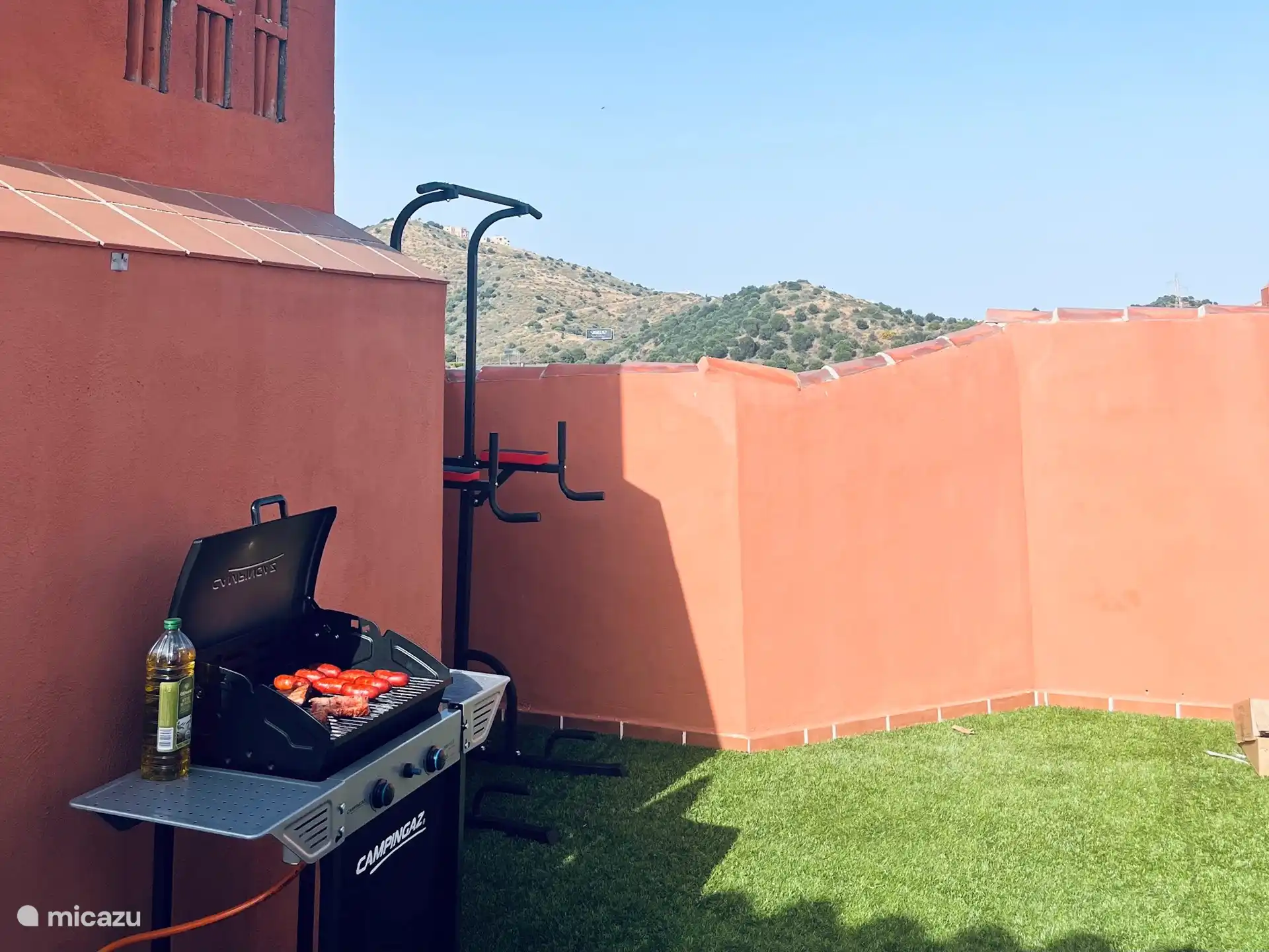 Rooftop avec grill et salle de sport - Vue sur les montagnes