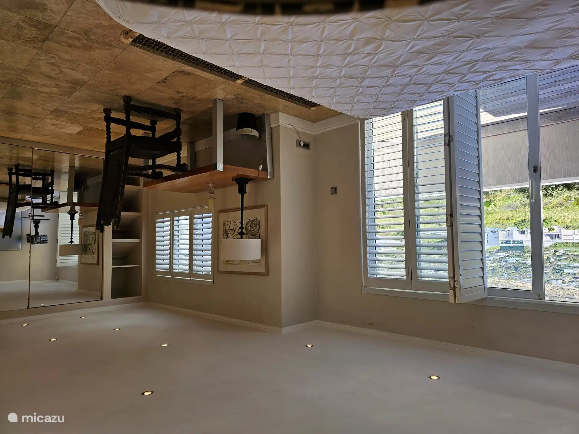 Chambre des maîtres au dernier étage avec balcon privé