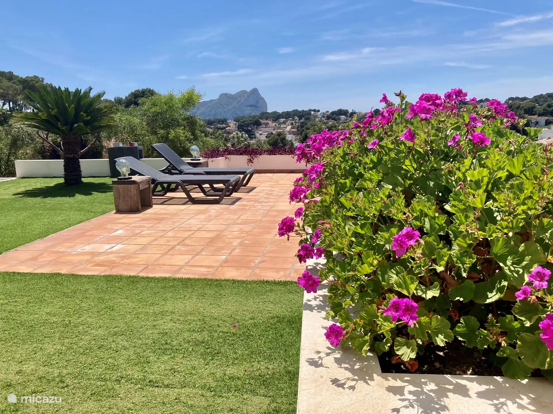 Le soleil est sur le studio et tout le reste toute la journée ! 