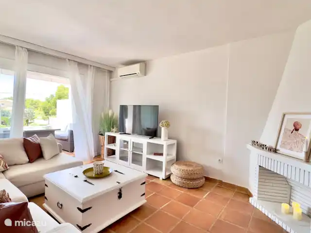 apartamento en España, Costa Blanca, Altea – Confort ático, piscina y parking gratuito. Rincón acogedor