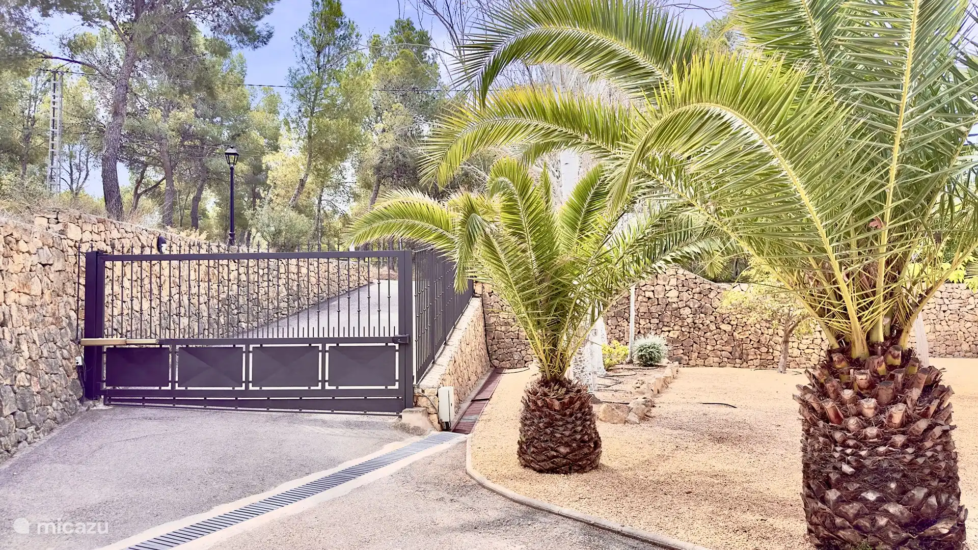 Beveiligde parkeerplaats waar enkel residenten van het gebouw binnenkunnen