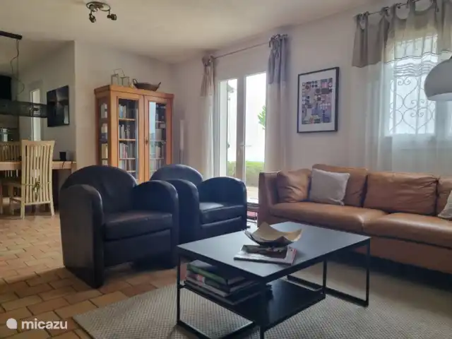 kathrin en Francia, Costa Azul, Les Issambres - bungaló Para el lector que se ha olvidado de los libros... Hay bastantes libros. Principalmente holandés, pero también francés, español e inglés