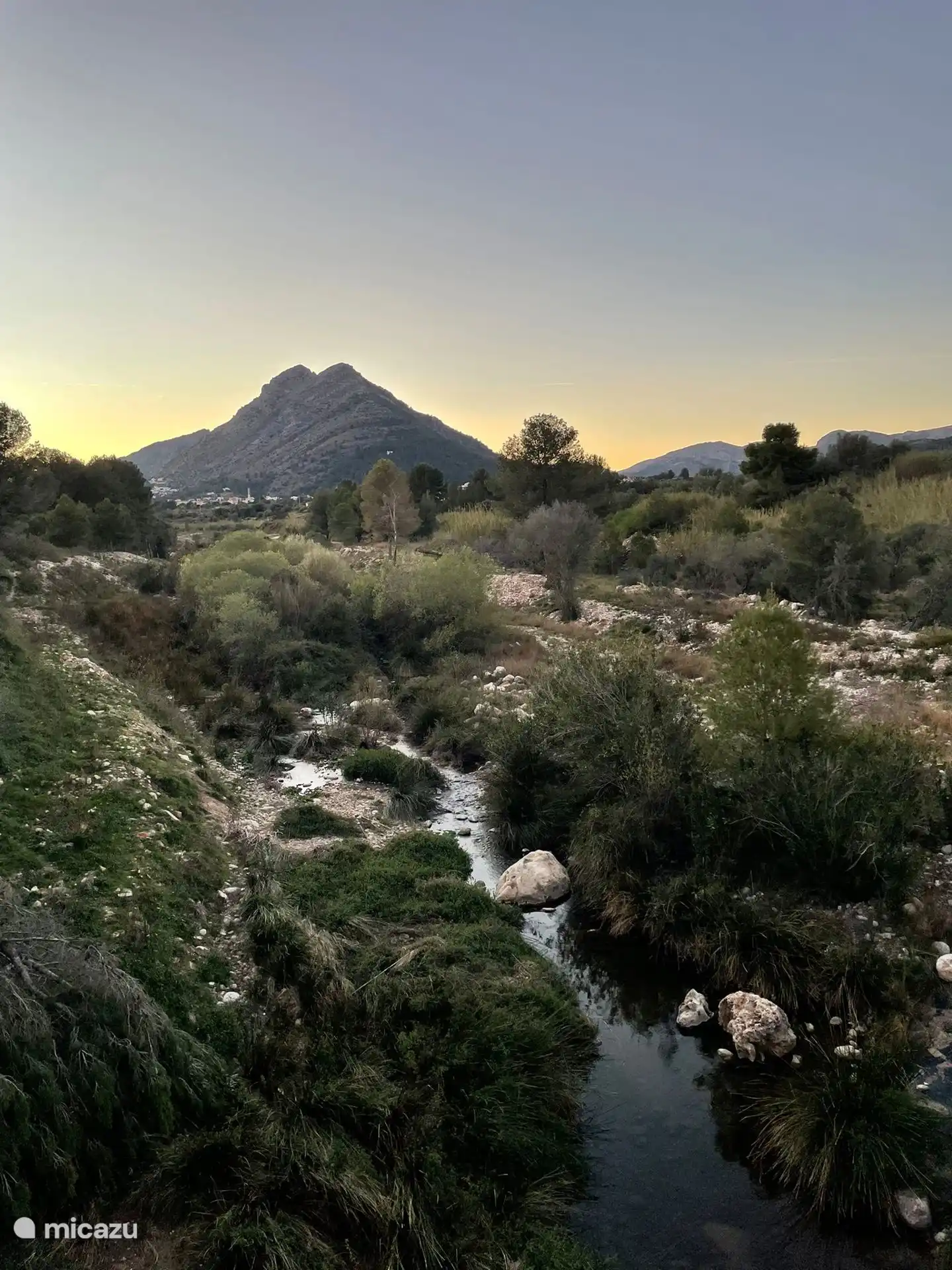 typische foto van de vallei met Villa Antonio in Vernissapark op de achtergrond.