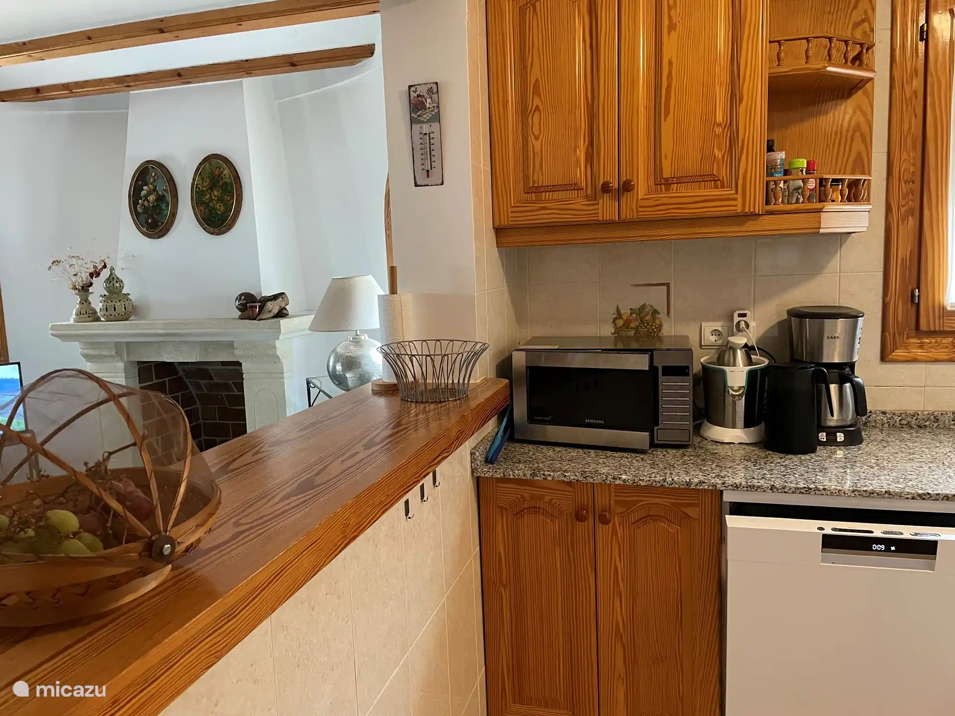 Cuisine by Antonio alto. (microwave oven - regular oven - juicer - dishwasher - coffee maker ...)