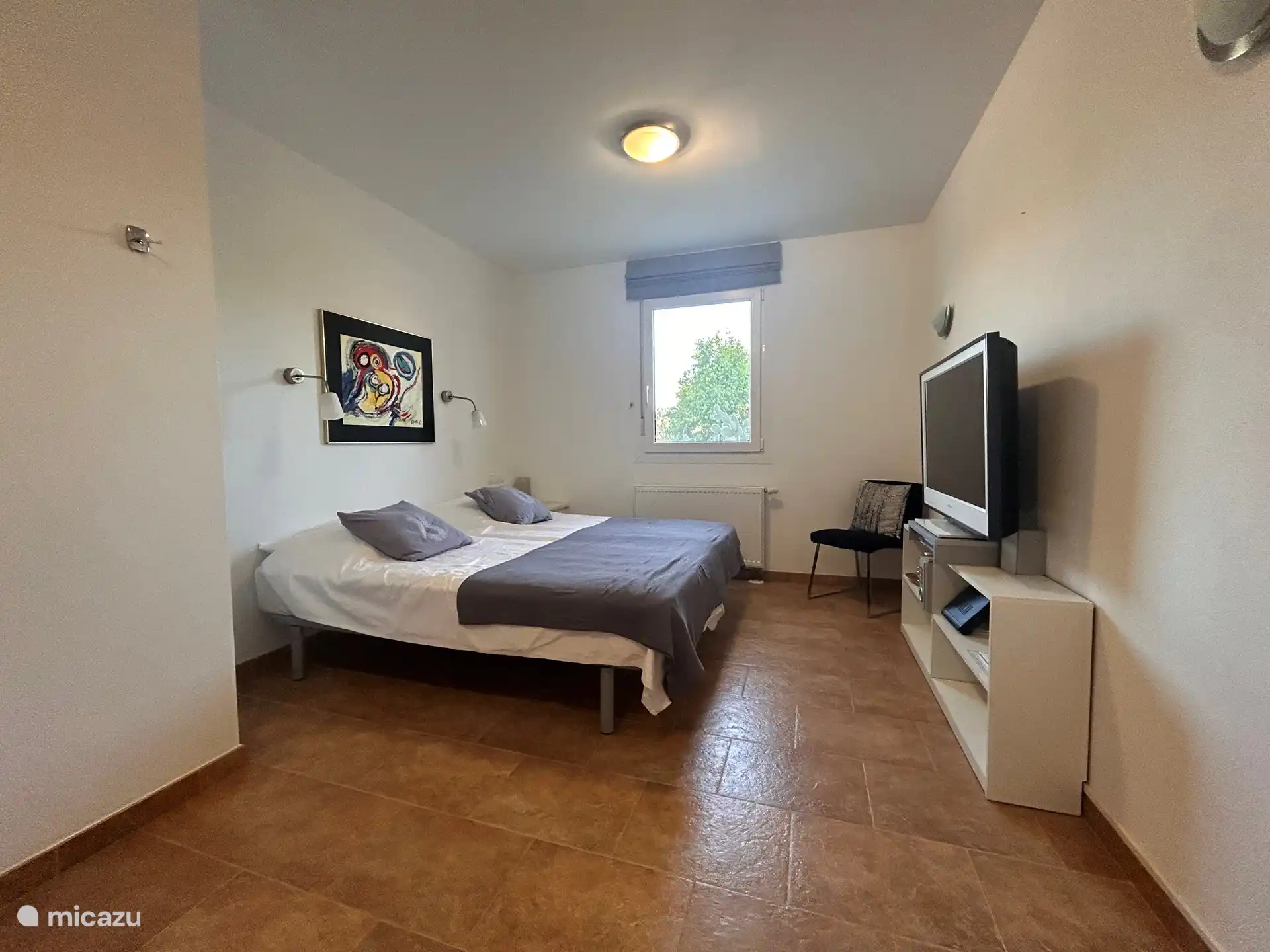 Schlafzimmer unten im Keller