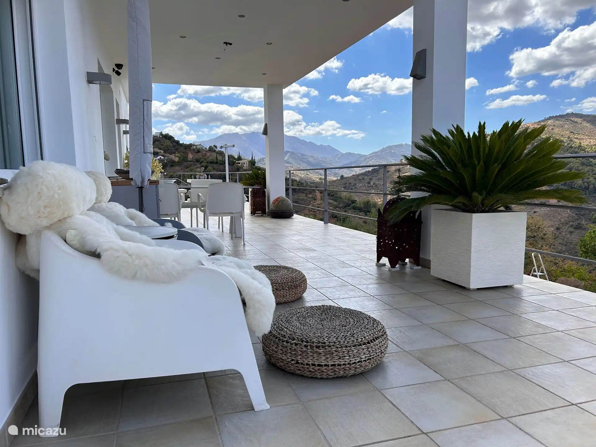 Überdachte Terrasse