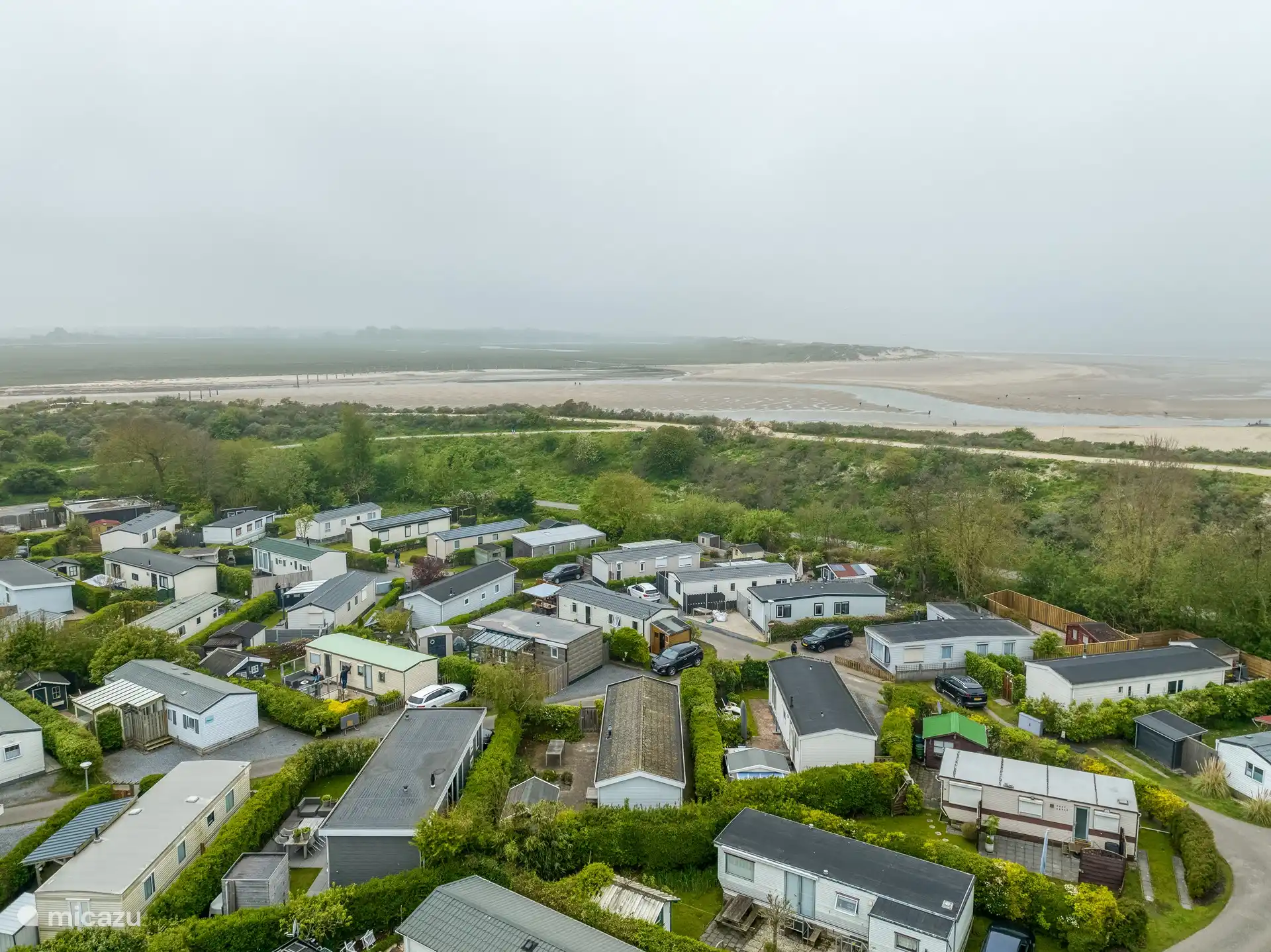 op slechts 100 meter van het strand en slechts 150 meter lopen!