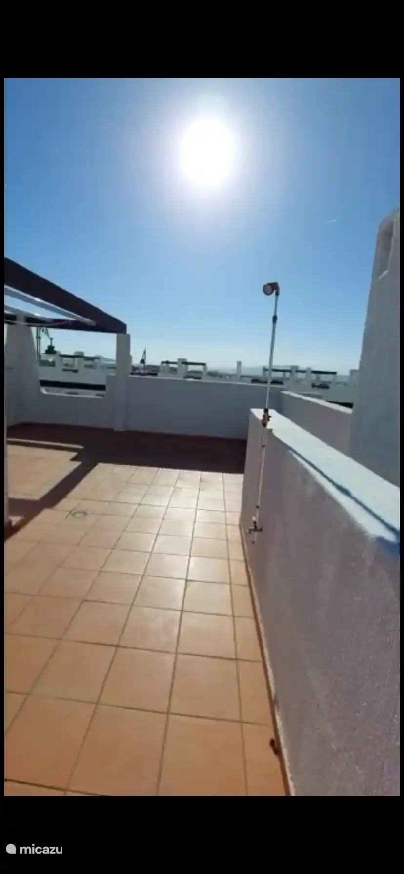 Roof terrace with shower
