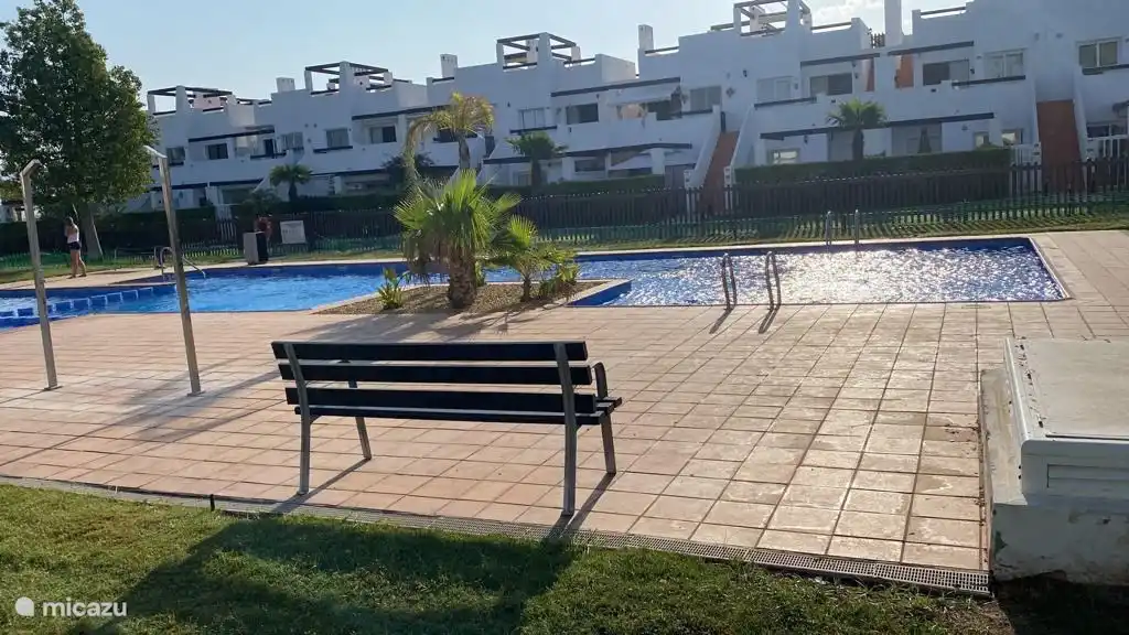 Swimming pool in front of the door for free (shared) use