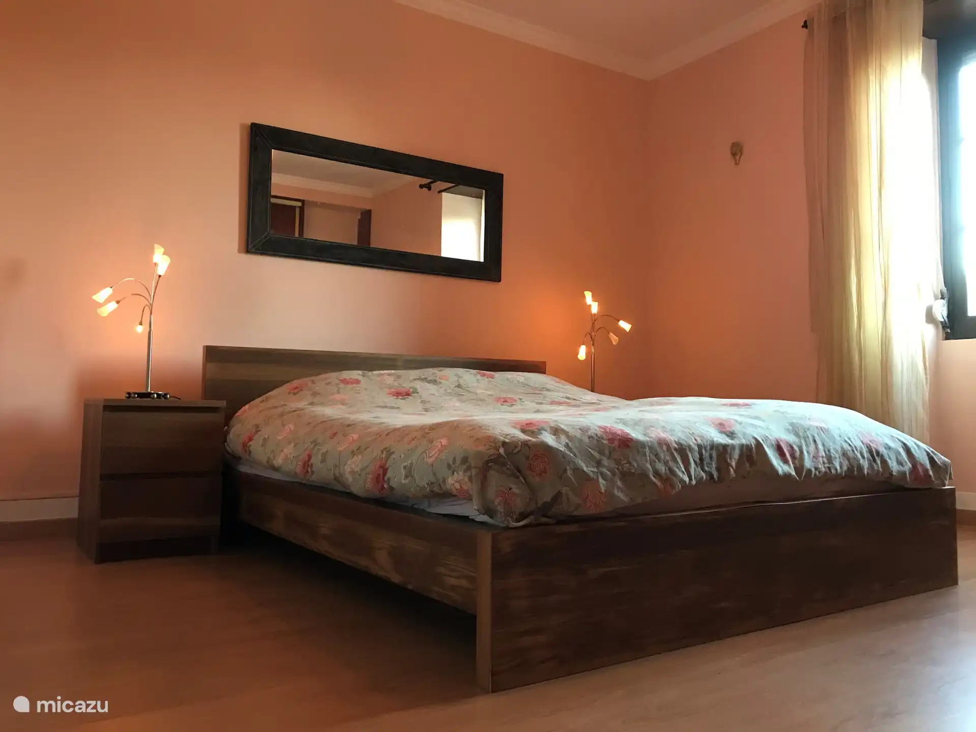 Schlafzimmer 5: Kirschblütenzimmer, 
mit 2p Bett 180x200 