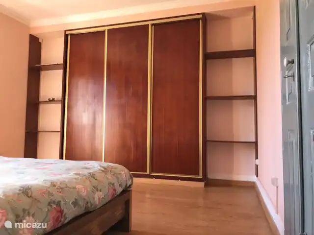 Location de Vacances Portugal, Santarém, Ferreira do Zêzere, ferme - Quinta Pura Natura Chambre 3 ; Chambre des cerisiers en fleurs i
Une chambre spacieuse avec placard intégré