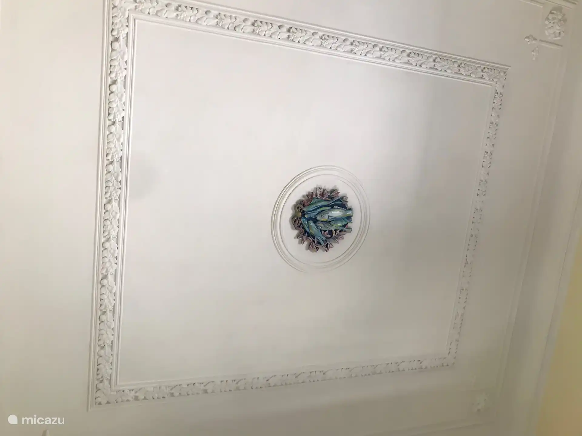 Schlafzimmer 4; 4m hohe Decke, mit Fischornament